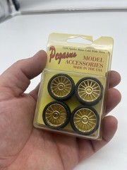 Pegasus Model Wheels 1208 Spider Rims Gold with Tires 1:24 / 1:25 Plastic Model