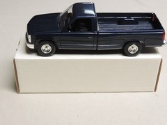 1989 Chevrolet Silverado C1500 pickup 1/25 ERTL dealer promo Blue RZ model truck