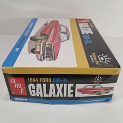 AMT 1964 FORD GALAXIE 500-XL 1/25 SCALE MODEL KIT “Craftsman Plus Series” READ