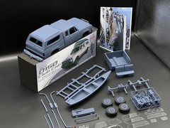 1/25 1979 Dodge D150 Club Cab Camper Truck Model Kit w/ Engine, Clears & Canoe