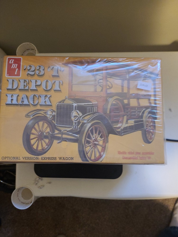 AMT 1923 Ford T Depot Hack AMT1237 Plastics Car/Truck 1/24-1/25
