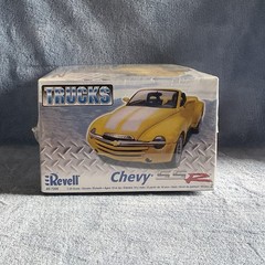 Revell Chevy SSR 1:25 Hot Rod Plastic Model Kit 85-7206