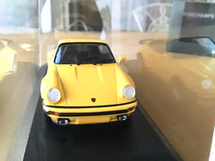 1/43 MINICHAMPS PORSCHE 911 turbo (930) yellow CA04316031 200 pcsmint,++ !