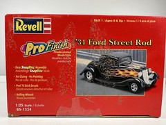 Revell ’26 Ford T Sedan Delivery and ’34 Ford Street Rod 1:25 Scale BUNDLE