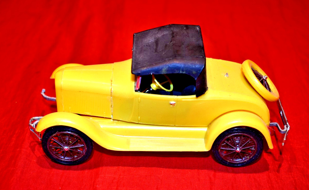 AMT 32 Ford Roadster Junkyard Car 1/25