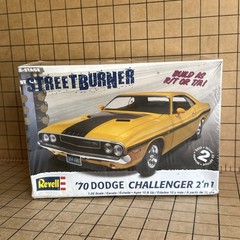 NEW Revell Street Burner ’70 Dodge Challenger 2n1 RT/TA Sealed Box 1:25 Kit 4213