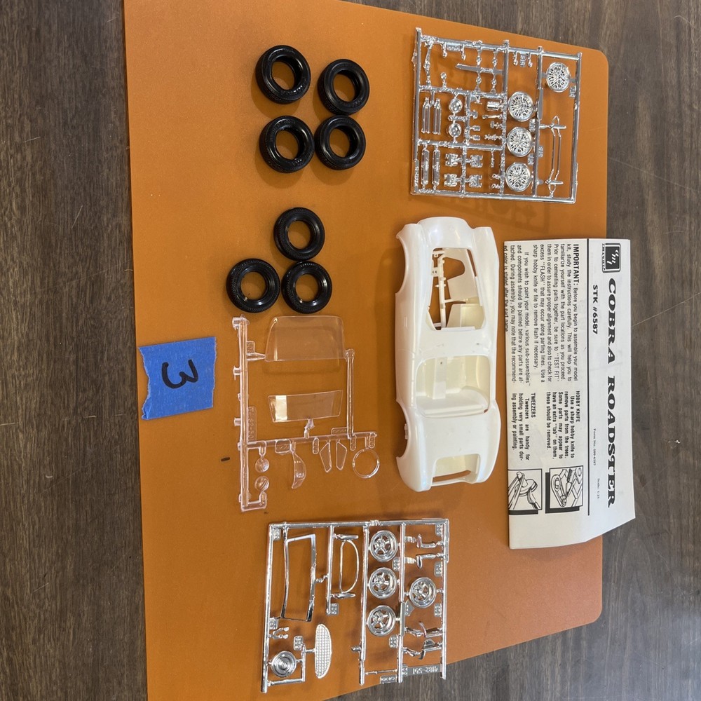 1:25 AMT ERTL Shelby Cobra 289 Model Kit 6587 *OPEN BOX*