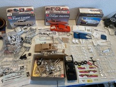 Lot of 5 1/25 Scale Model Kit Cars AMT 940 Ford Coupe Monogram Buick Charger