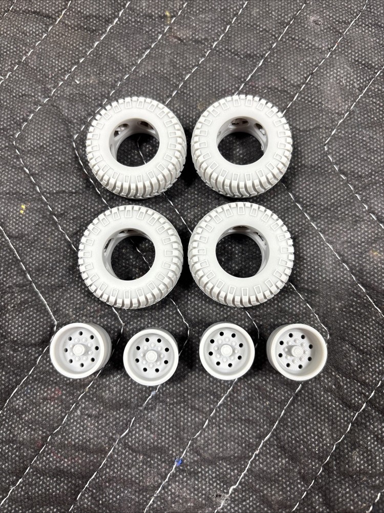 Resin Printed 1/25 MT 37 Baja Claw Tires And Seperate 8 Lug Wheels Truck Mud Bog