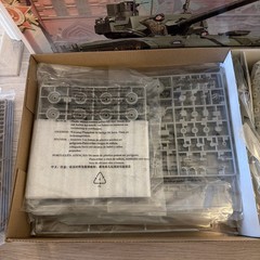 Trumpeter 1:35 Russian T-14 Armata MBT Tank Model Kit, Unassembled