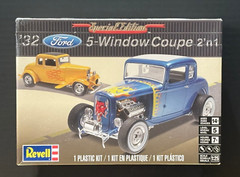Revell 85-4228 1:25 ’32 Ford 5-Window Coupe 2’n1 Car Model Kit
