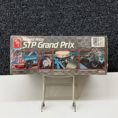AMT ERTL Richard Petty STP Grand Prix 1/25 Model Kit NASCAR 43 Pontiac 6728 NEW