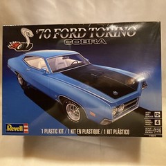 Revell 1:25 Scale 1970 Ford Torino Cobra Plastic Model Kit 14534