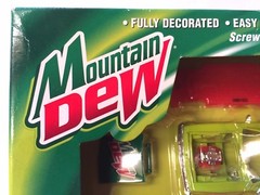 ERTL Body Shop Mountain Dew Model Kit 70 1970 Plymouth Barracuda Die Cast 1/64