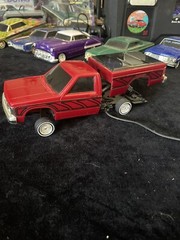 Lindberg Chevy S-10 Lowrider Bed Dancer! 1/22 Model Kit Build n’ Play! Rare!!!