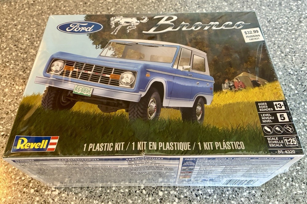 New In Box Revell Ford Bronco Plastic Car Model Kit Scale 1:25 Sealed 85-4320