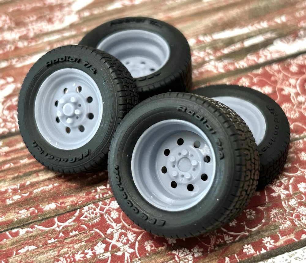 1/24 Scale: 15-inch “Weld Draglite” Resin Wheels W/ Wide Rear Tires