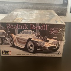 Revell Beatnik Bandit Ed Roth 1:25 Unassembled Model Kit Molded in White