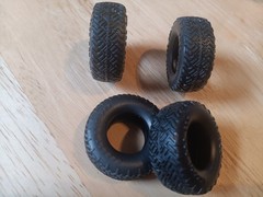 Oversized Tires, Wheels 4X4 Off Road From ’84 GMC Pickup Desert Dog 1984 1:25