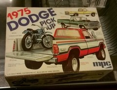 MPC 1/25 1975 DODGE PICKUP TRUCK