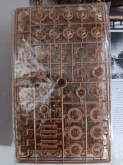 Great Wall Hobby sWS 60cm Infrared Searchlight Carrier “UHU” 1/35 Semi-Track