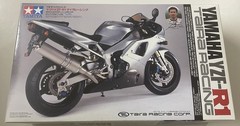 Tamiya 1/12 Yamaha YZF-R1 Taira Racing Full-view