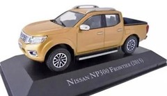 NISSAN NP300 FRONTIER 2017 SCALE DIECAST MODEL 1:43 INOLVIDABLES BUBBLE BROCHURE