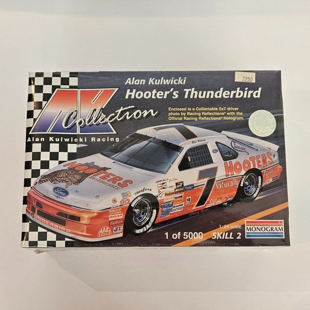 1995 Monogram #7 Alan Kulwicki Hooter’s Thunderbird 1 of 5000 1:24 Model Kit NEW