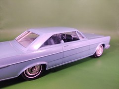 1965 Ford Galaxie 500 XL Dealership Promo Car 1:25 SCALE 8.25×3″