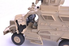 Trumpeter US MaxxPro MRAP 00815 1/16 Digital Remote Control Version Model Car