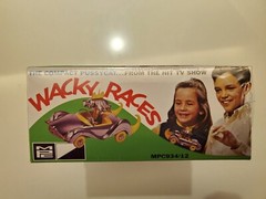 Wacky Races Compact Pussycat Penelope Pitstop 1:25 Model Kit *NEW* L1