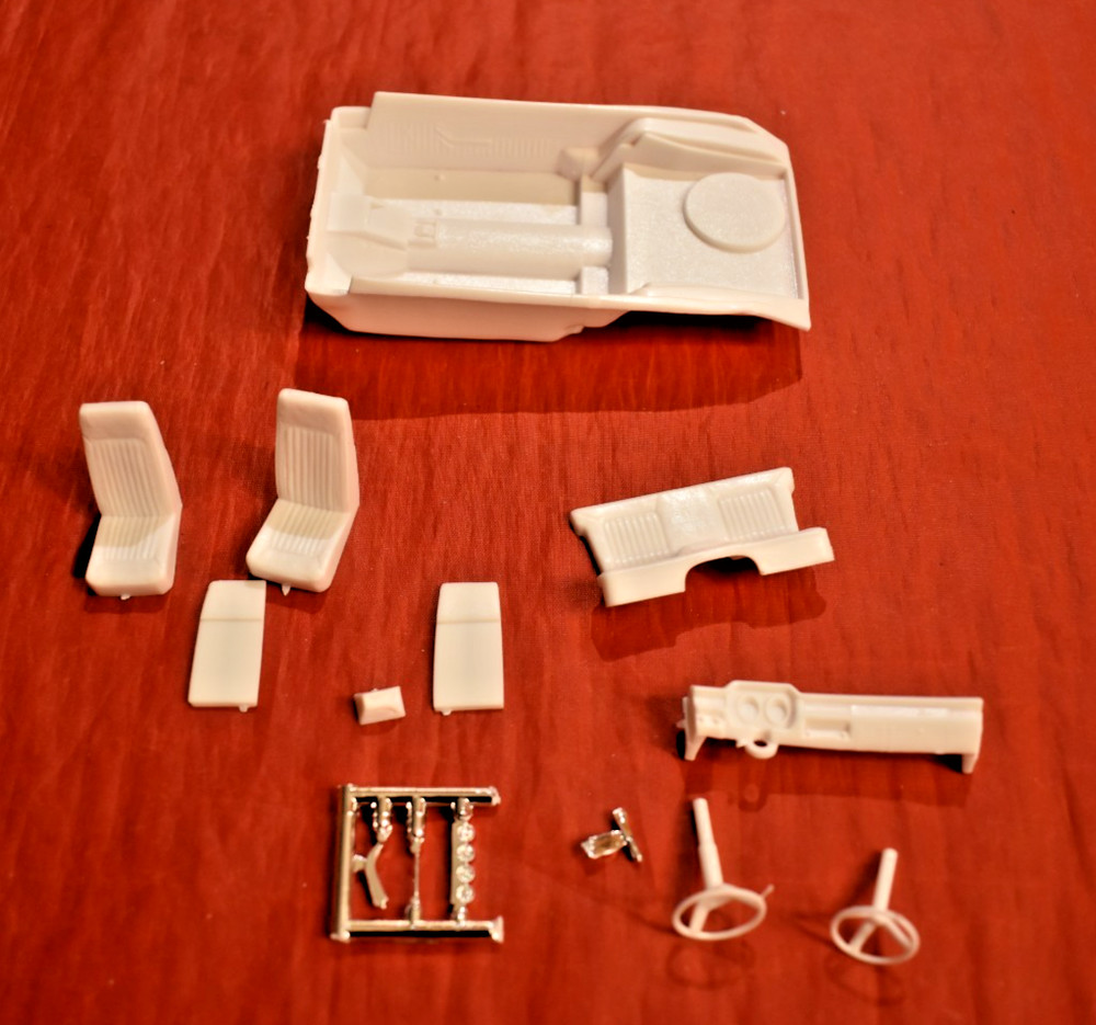 AMT 1977 Ford Pinto Interior 1/25