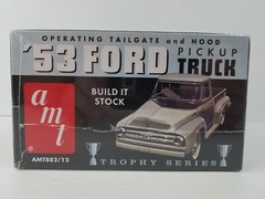 AMT 1953 Ford Pickup Truck 3 in 1 Trophy Series 1/25 Model Kit AMT882