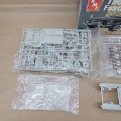 AMT 1967 Ford Mustang Fastback 2005 Model Car Kit 1:25 Scale #31635 Sealed Bag