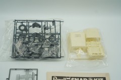 Revell Snap Kit Jeep Laredo CJ 1/32 Model Kit