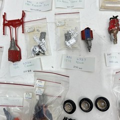 Junkyard Model Car Lot Motors Engines Accessories Various Parts 1/24