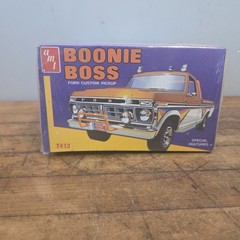 AMT BOONIE BOSS T412 Ford Custom Pickup Truck Model Kit Hobby SEALED