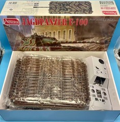 Amusing Hobby AH 35A017 1/35 Jagdpanzer E-100 w/Upgrade tracks Brand New