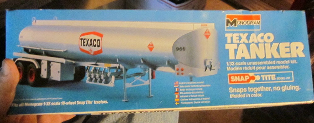 Monogram 1212 1/32 Union 76 Tanker Trailer Snap Tite kit NIOB