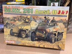 Dragon Models 6233 1/35 Sd.Kfz. 251 Ausf. D 3 in 1 Model Kit