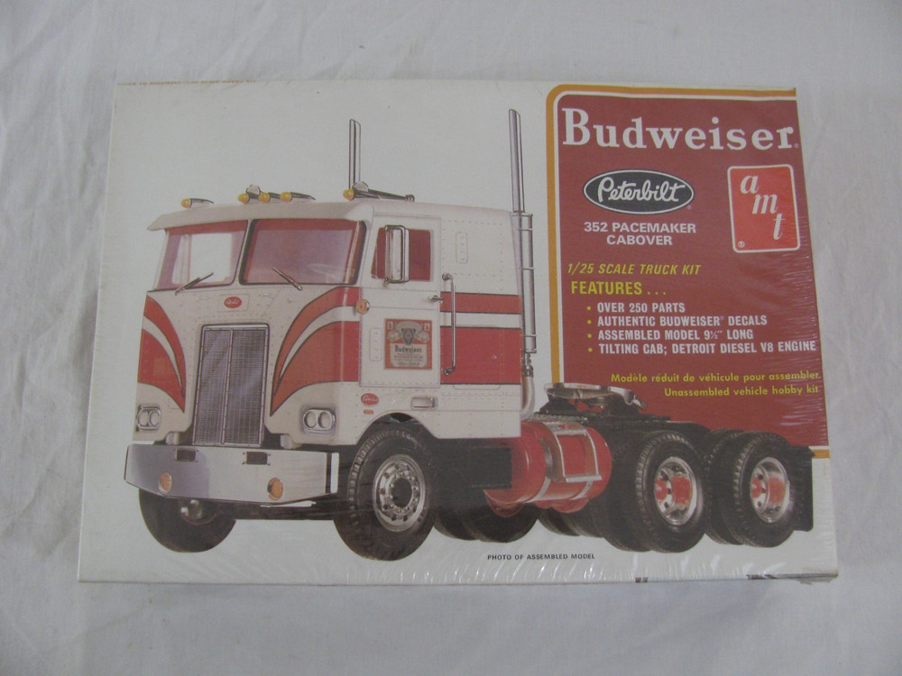 1977 AMT 1/25 Budweiser Peterbilt 352 Pacemaker Cabover Semi Truck Kit #T551 NOS