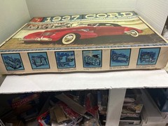1/12 AMT 370700 1937 CORD SUPERCHARGE 812 CONVERTIBLE MAROON PARTIALLY BUILT KIT