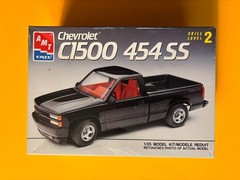 CHEVROLET C1500 454 SS PICKUP TRUCK MODEL KIT AMT ERTL 1/25 SCALE NEW COOL LOOK!