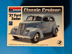 1937 FORD SEDAN CLASSIC CRUISER MODEL KIT MONOGRAM 1/24 SCALE NEW COOL LOOK!!