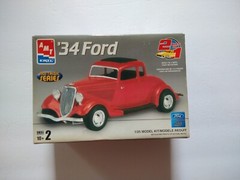 AMT 1934 Ford Street Rod #38405 Model Kit 2 in 1, Nostalgic Series
