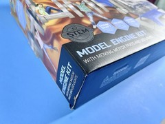 Discovery Mindblown Model Engine Kit 104 Pcs STEM Sealed Internal Bags Open Box