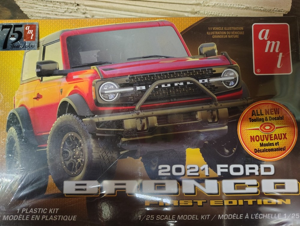 Round 2 Amt 2021 Ford Bronco First Edition Factory Sealed