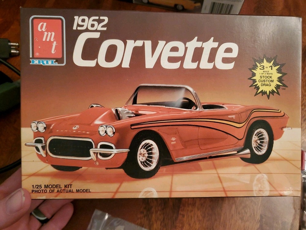 1962 Corvette Convertble AMT 1:25 Build 3 Ways New Open Box Complete