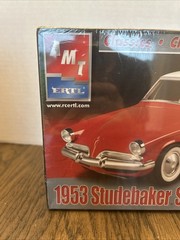 AMT Ertl 31759 1/25 Scale 1953 Studebaker Starliner Coupe Plastic Model Kit