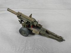 Built 1/35 M7 variant US Army Prime Mover with M1a1 155mm towed howitzer